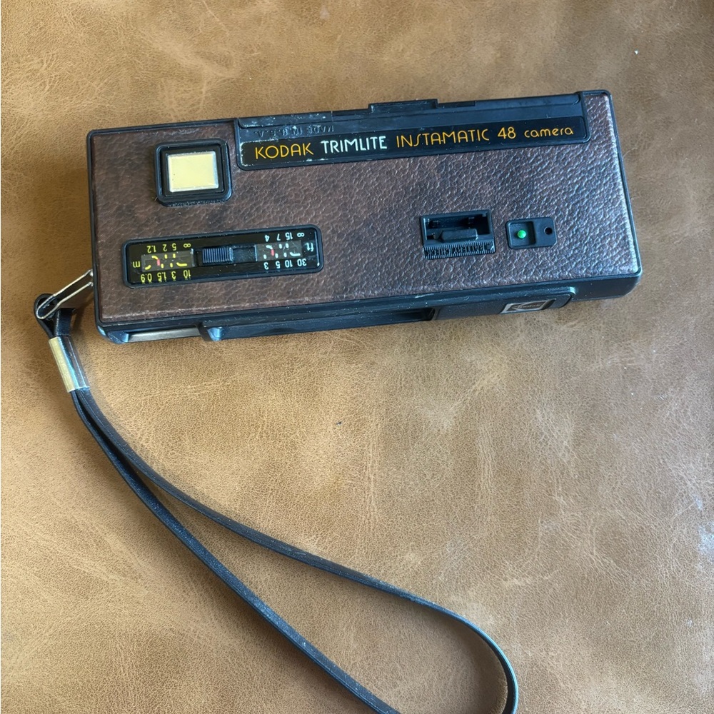 Kodak Trimlite Instamatic 48 Camera - Brown